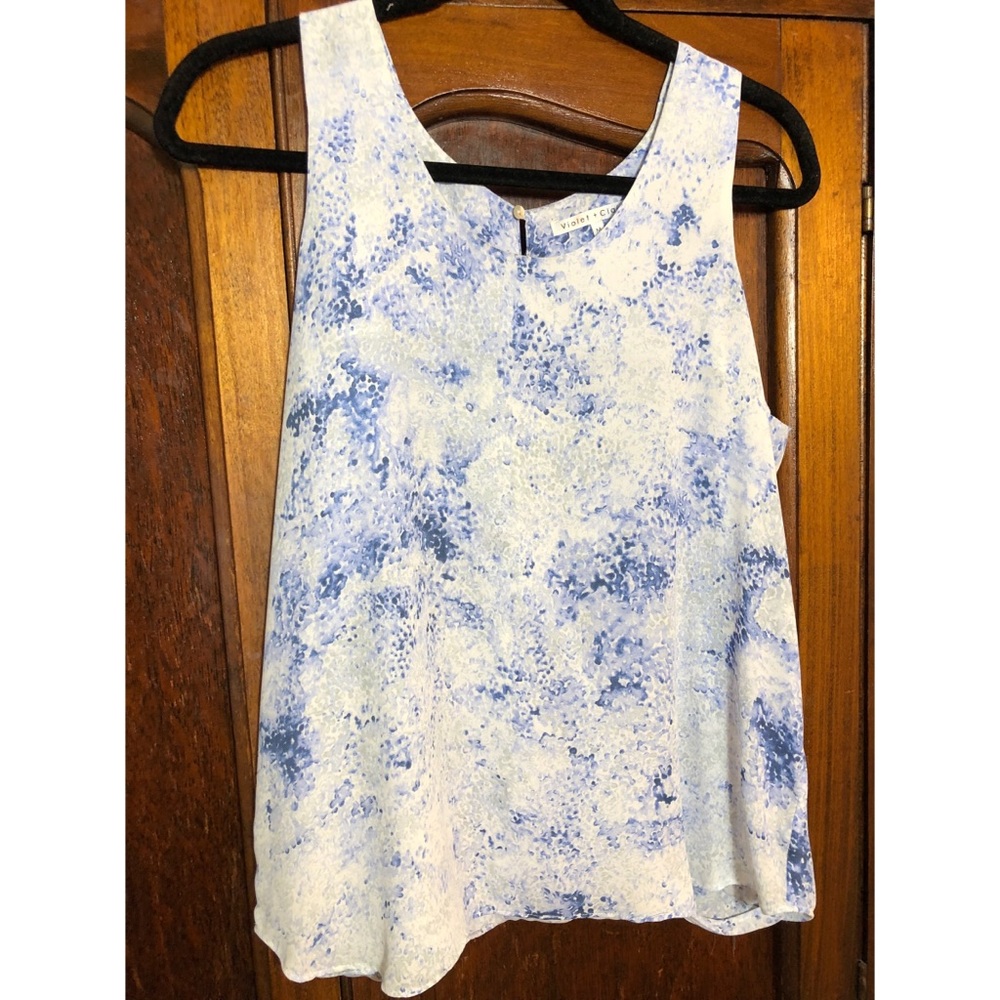 Sleeveless pullover blouse